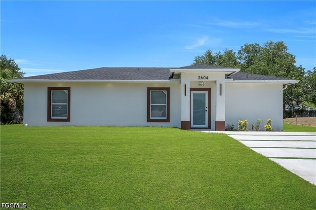2604 51st ST SW, Lehigh Acres, FL 33976
