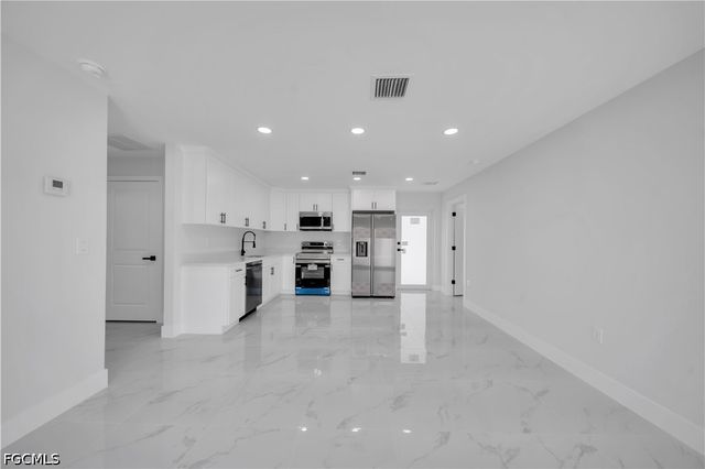 2604 51st ST SW, Lehigh Acres, FL 33976