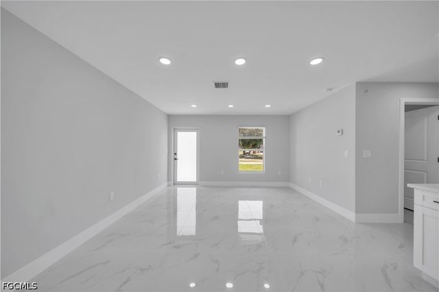 2604 51st ST SW, Lehigh Acres, FL 33976