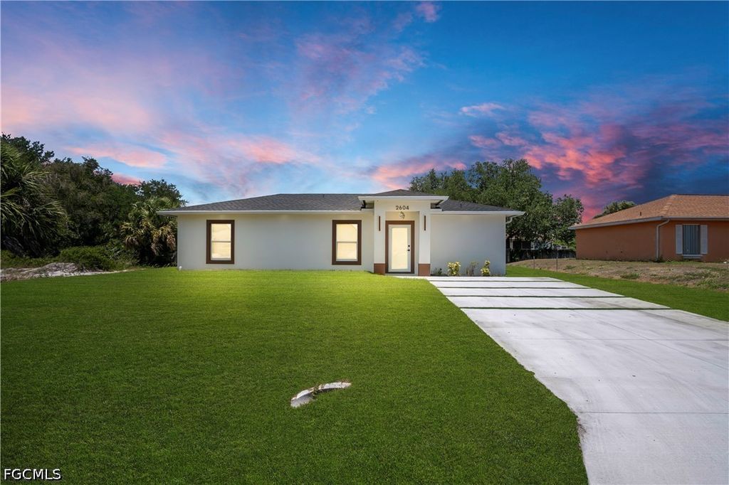 2604 51st ST SW, Lehigh Acres, FL 33976
