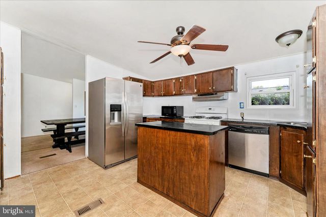 12109 HEATHER DR, Hagerstown, MD 21740