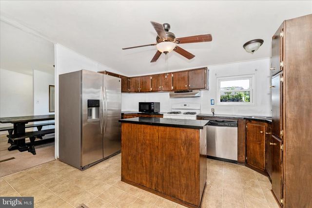 12109 HEATHER DR, Hagerstown, MD 21740