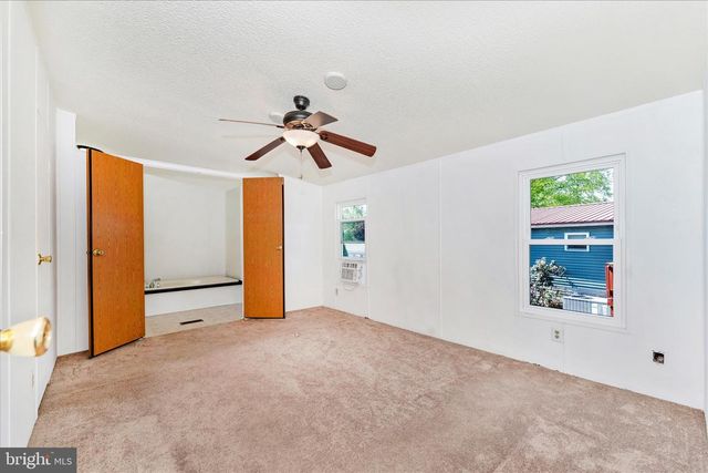 12109 HEATHER DR, Hagerstown, MD 21740