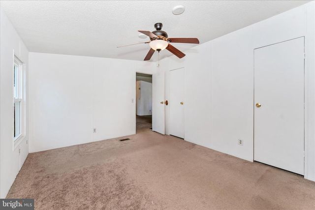 12109 HEATHER DR, Hagerstown, MD 21740