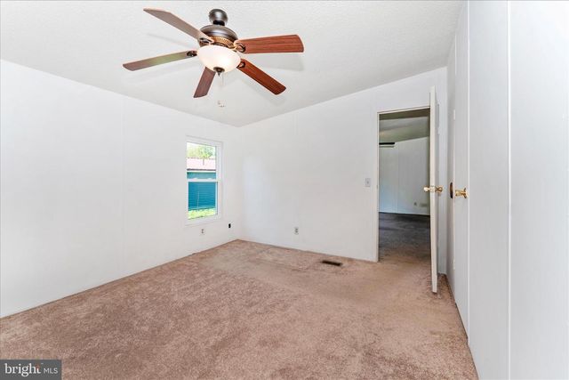 12109 HEATHER DR, Hagerstown, MD 21740
