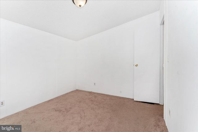 12109 HEATHER DR, Hagerstown, MD 21740