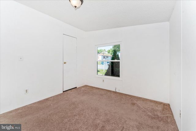 12109 HEATHER DR, Hagerstown, MD 21740