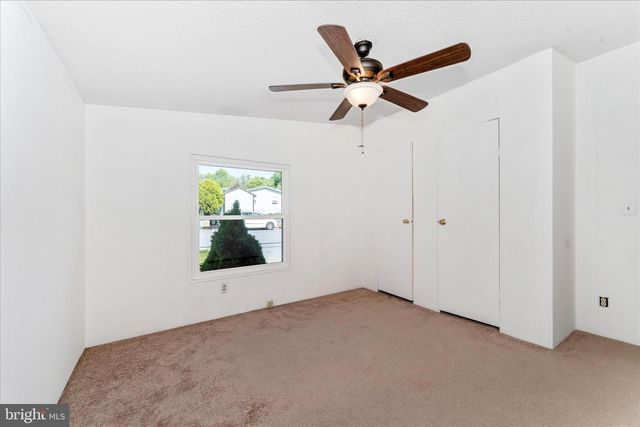 12109 HEATHER DR, Hagerstown, MD 21740