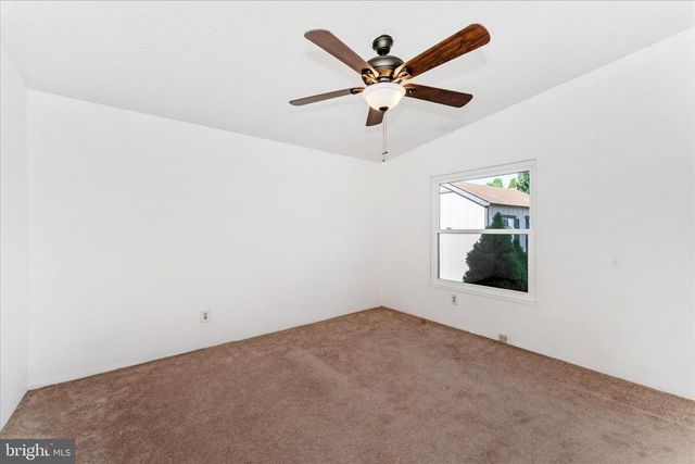 12109 HEATHER DR, Hagerstown, MD 21740