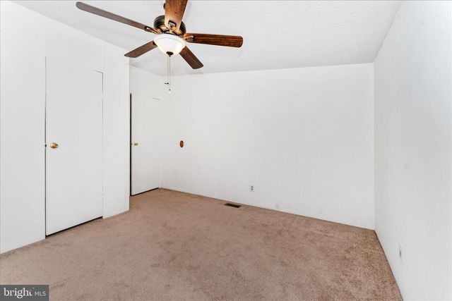 12109 HEATHER DR, Hagerstown, MD 21740