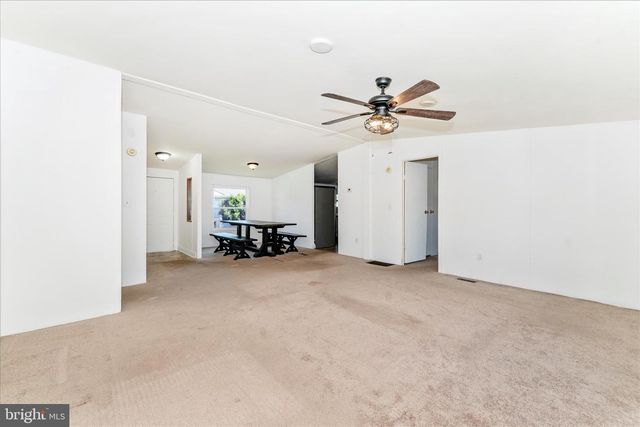 12109 HEATHER DR, Hagerstown, MD 21740