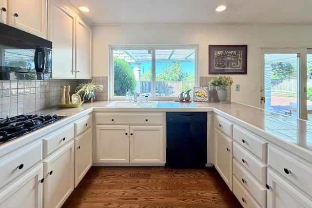 12498 Sumner Drive, Saratoga, CA 95070