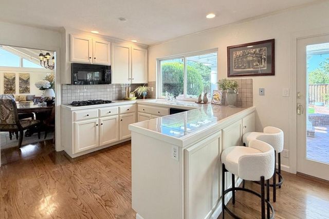 12498 Sumner Drive, Saratoga, CA 95070