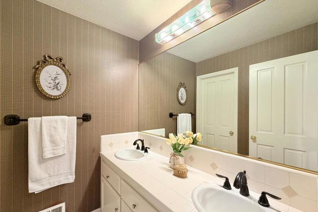 12498 Sumner Drive, Saratoga, CA 95070