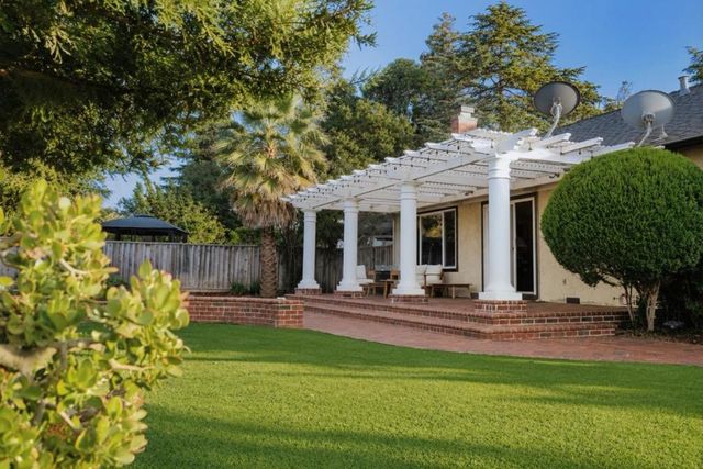 12498 Sumner Drive, Saratoga, CA 95070