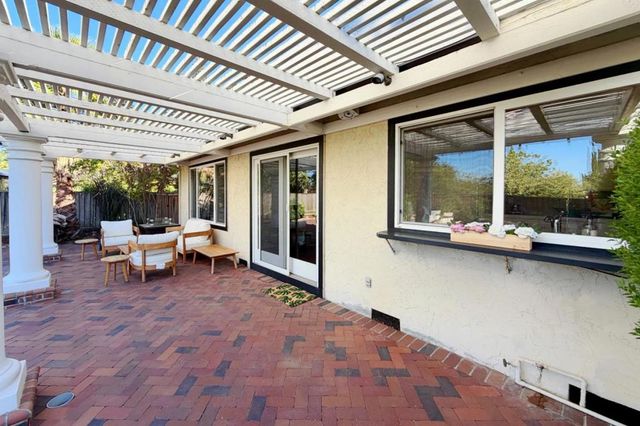 12498 Sumner Drive, Saratoga, CA 95070