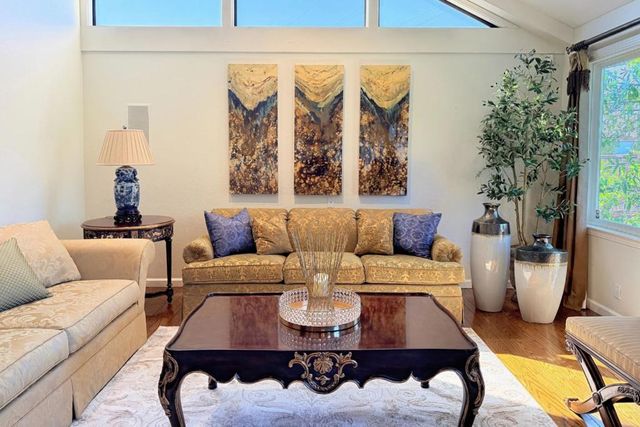 12498 Sumner Drive, Saratoga, CA 95070
