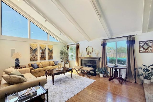 12498 Sumner Drive, Saratoga, CA 95070
