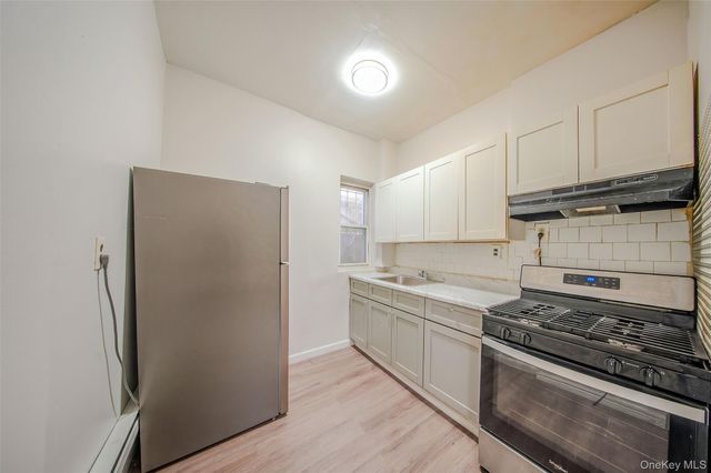 850 E 223rd Street, Bronx, NY 10466