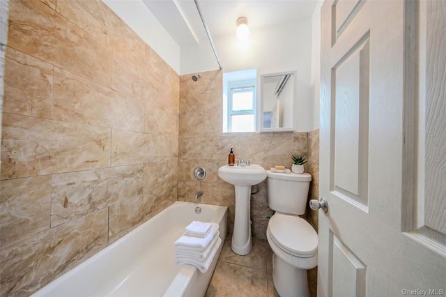850 E 223rd Street, Bronx, NY 10466