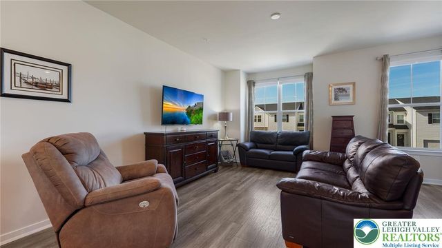 4906 Brookside Court, Coopersburg Boro, PA 18036