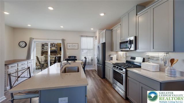 4906 Brookside Court, Coopersburg Boro, PA 18036