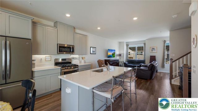 4906 Brookside Court, Coopersburg Boro, PA 18036