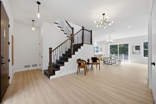 949 Internationale Parkway, Woodridge, IL 60517