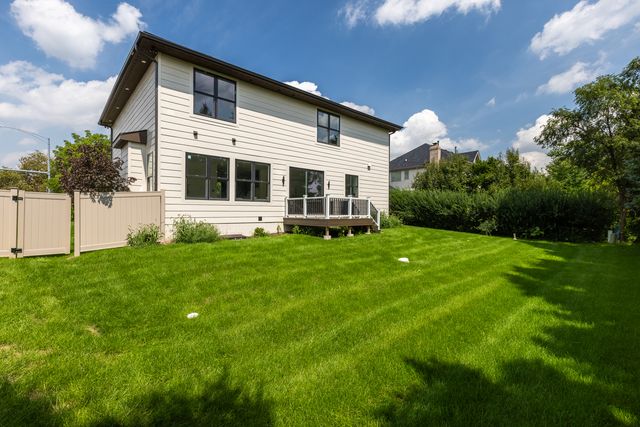 949 Internationale Parkway, Woodridge, IL 60517