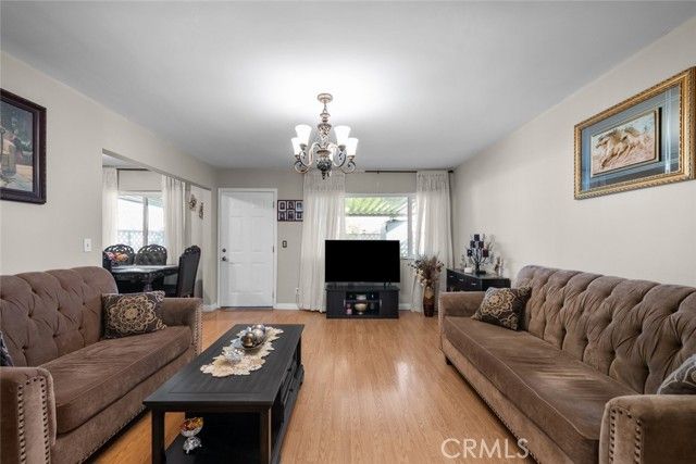 6661 Wilkinson Avenue, North Hollywood (los Angeles), CA 91606