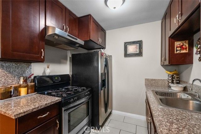 6661 Wilkinson Avenue, North Hollywood (los Angeles), CA 91606