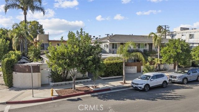 6661 Wilkinson Avenue, North Hollywood (los Angeles), CA 91606