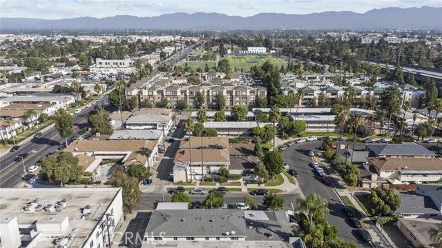 6661 Wilkinson Avenue, North Hollywood (los Angeles), CA 91606