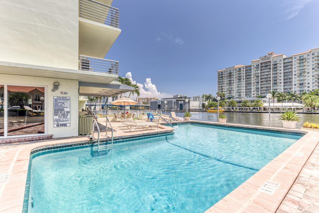 2900 NE 30th Street 9i, Fort Lauderdale, FL 33306