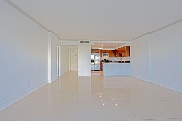 2900 NE 30th Street 9i, Fort Lauderdale, FL 33306