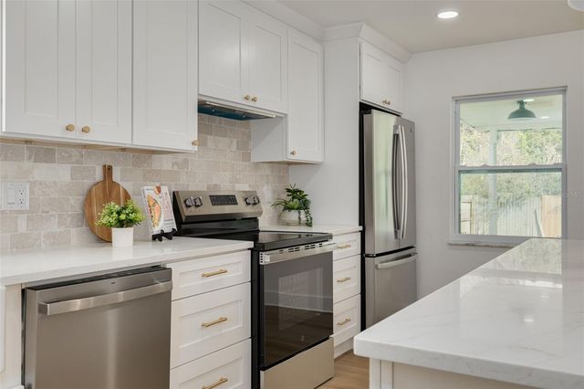 616 5TH AVENUE SE, Largo, FL 33771