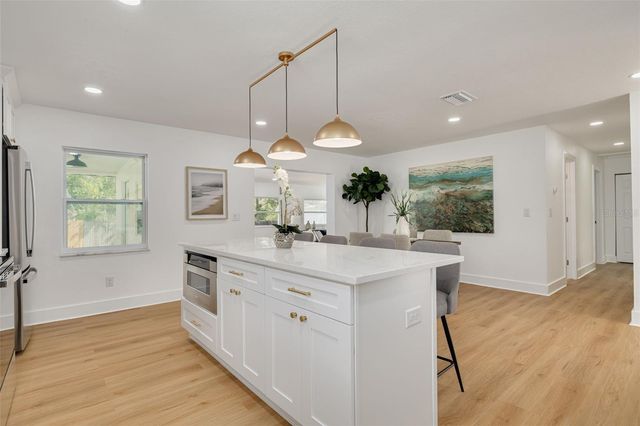 616 5TH AVENUE SE, Largo, FL 33771