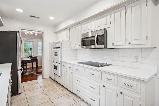 8635 Capri Drive, Dallas, TX 75238