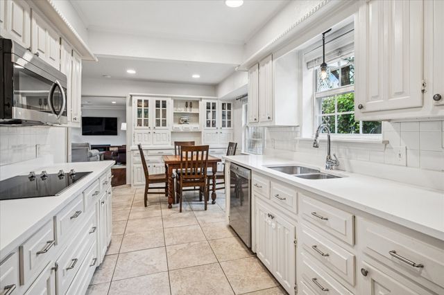 8635 Capri Drive, Dallas, TX 75238