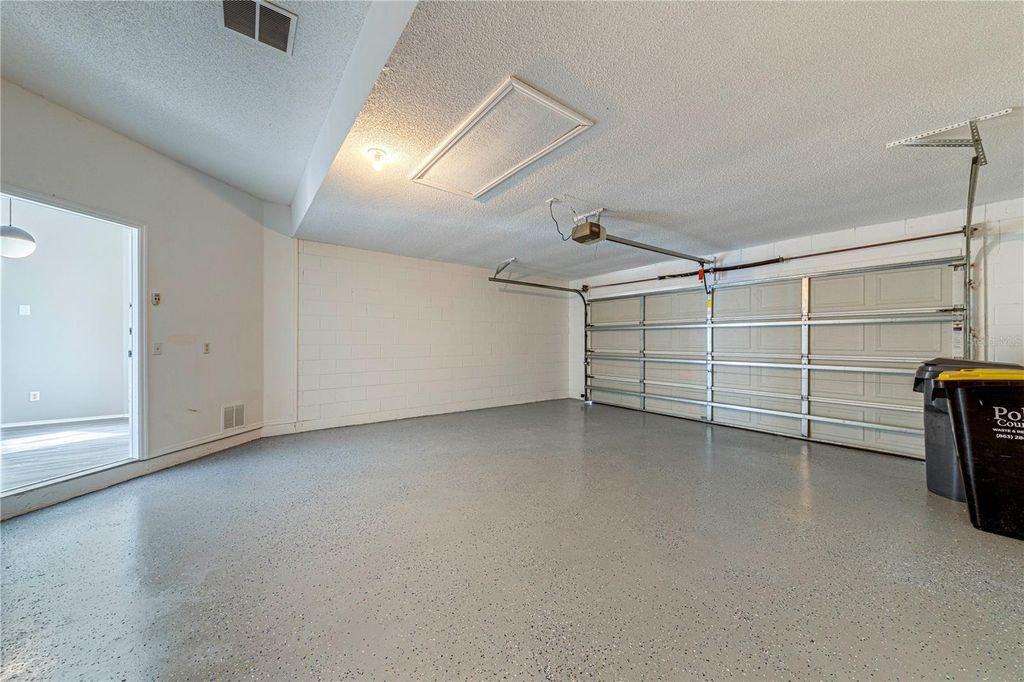 Image 13 of property listing at 745 JAYBEE AVENUE, Davenport, FL 33897