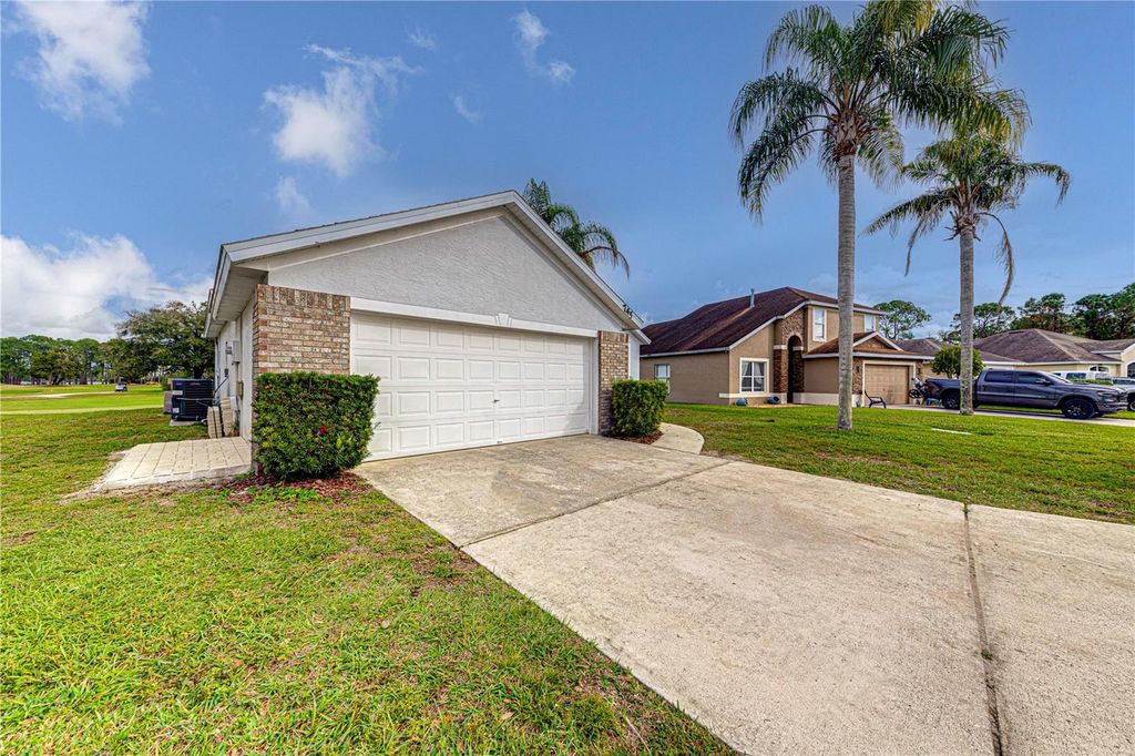 Image 35 of property listing at 745 JAYBEE AVENUE, Davenport, FL 33897