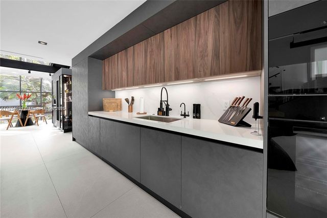 3760 S Douglas Rd, Miami, FL 33133