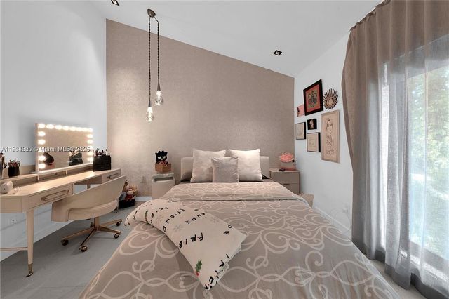 3760 S Douglas Rd, Miami, FL 33133