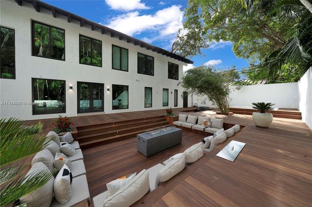 3760 S Douglas Rd, Miami, FL 33133