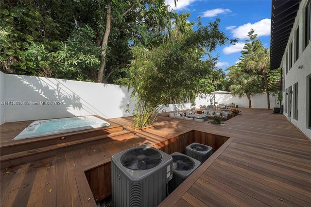 3760 S Douglas Rd, Miami, FL 33133