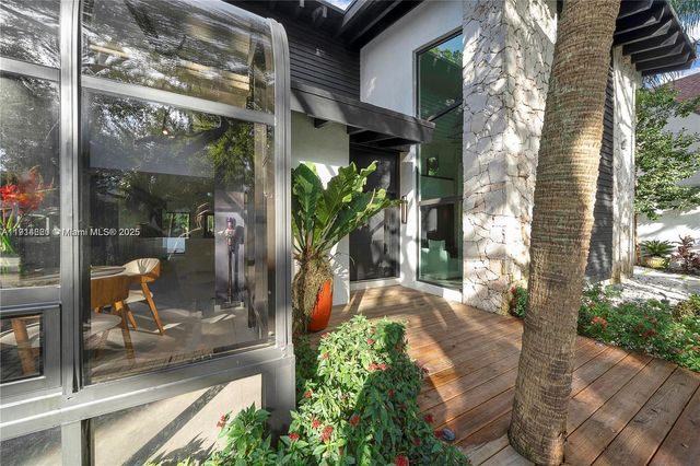 3760 S Douglas Rd, Miami, FL 33133