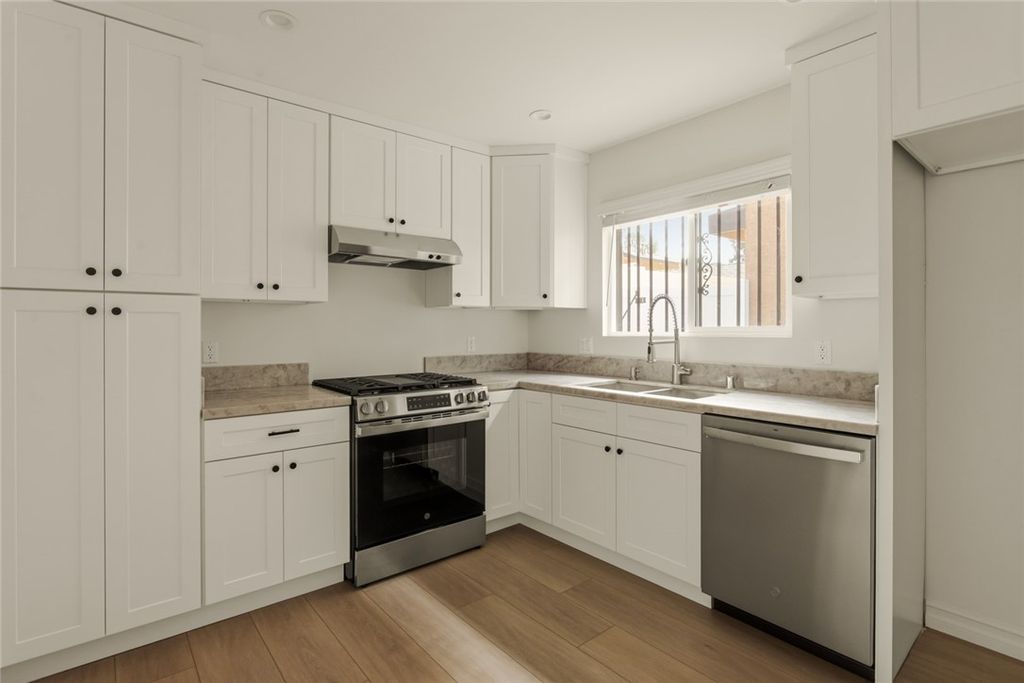 9201 Wakefield Ave #1, Panorama City, CA 91402 — photo 2