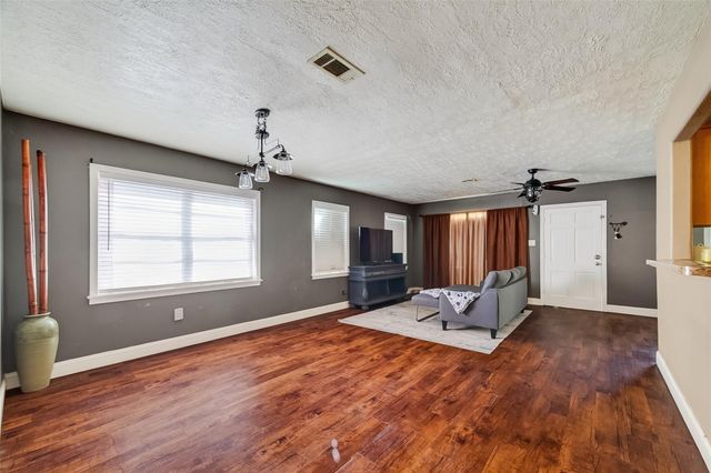 504 N Circle Drive, Baytown, TX 77520