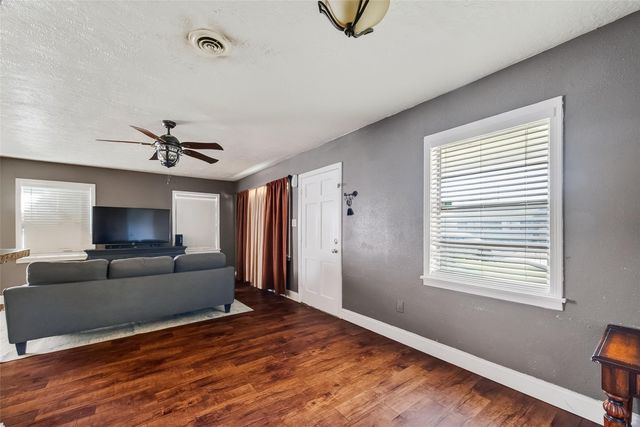 504 N Circle Drive, Baytown, TX 77520