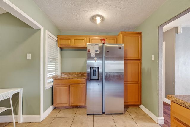 504 N Circle Drive, Baytown, TX 77520